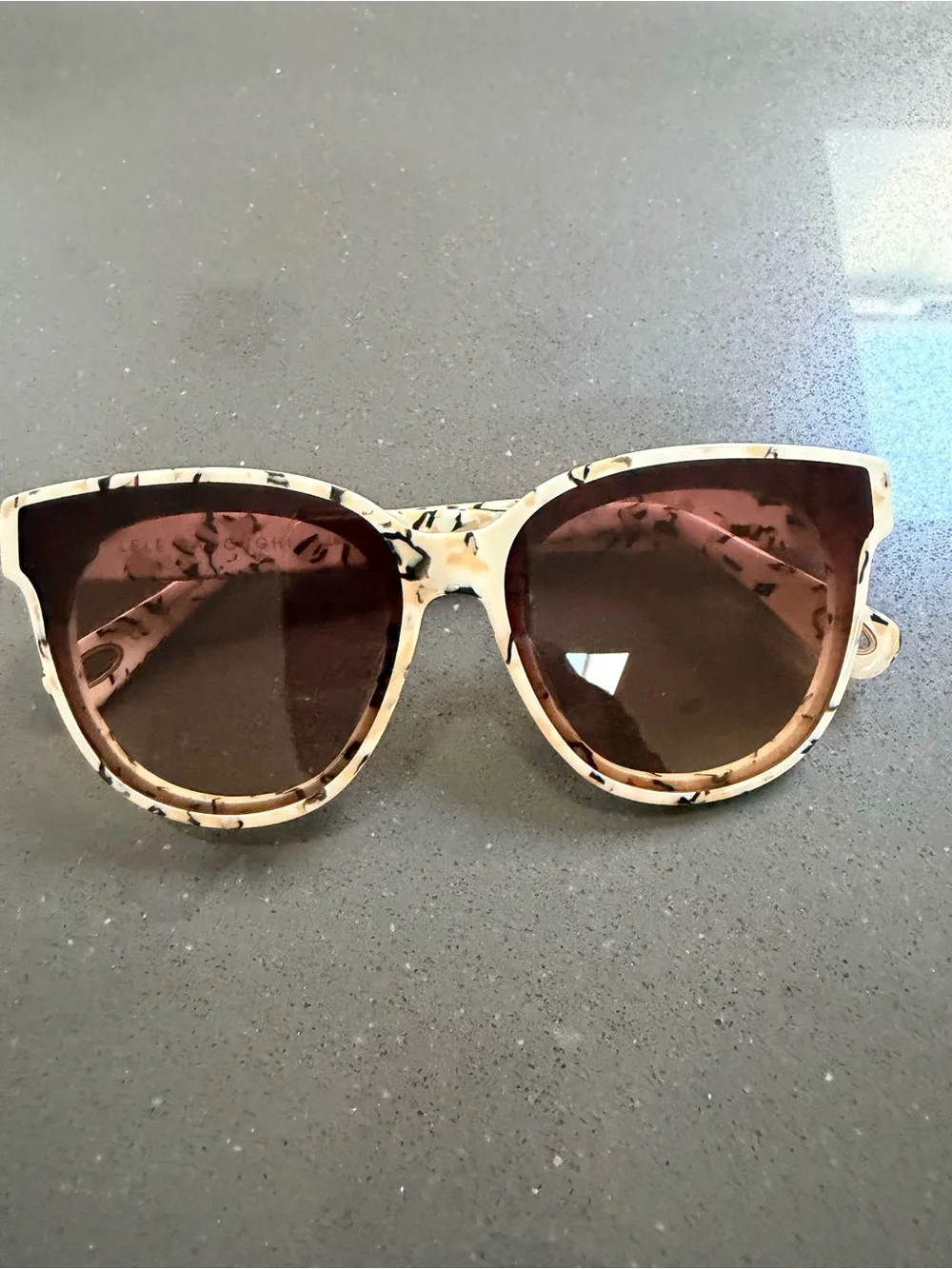 Lele Sadoughi LSSC0378 Oversized Cat Eye Sunglasses Cream Tortoise